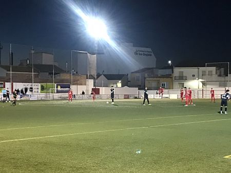 El Huétor Vega se ha traído un punto de Torreperogil (@CDTORREPEROGIL)