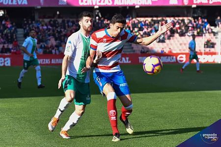 El Granada tuvo un partido complicado ante el Extremadura (BALDOMERO)