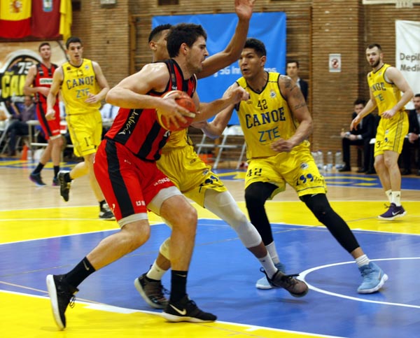 Los nazaríes suman otra victoria más a domicilio (PHOTOGRAPHERS SPORTS)