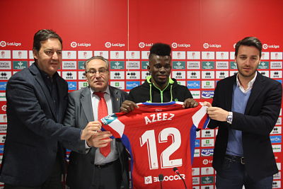 Azeez en su presentación como rojiblanco (GRJ) 