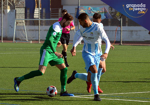 Moi Gómez fue el protagonista del partido con dos goles (ARCHIVO)