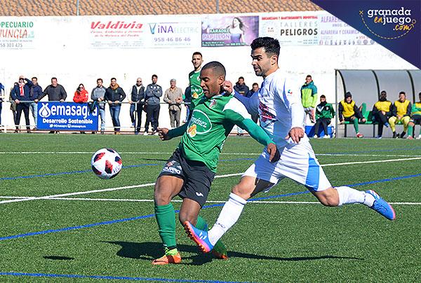 Huétor Vega y Guadix disputaron un intensisimo derbi (LÁZARO)