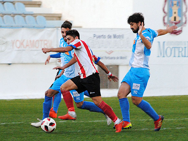 El media punta Ramiro hizo dos de los tres goles del Motril (MUCHO DEPORTE)