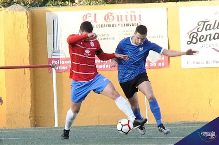 El Cúllar Vega se llevó un intenso derbi ante Atlético Monachil (BALDOMERO)