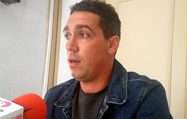 Juan Antonio Milla en un momento de la entrevista en los estudios de Radio Albolote