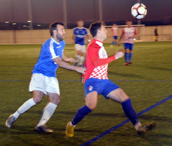 El Maracena se llevó un intenso derbi ante el Arenas (LÁZARO)