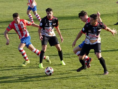 El Loja ha conseguido un punto in-extremis (CASTILLO)