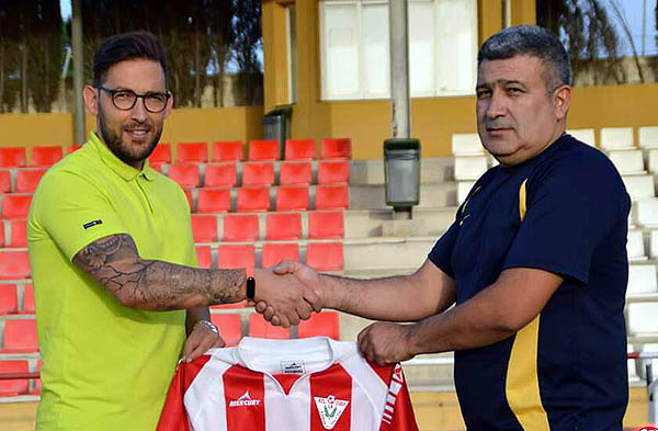 Josemi Ortiz ha sido el mejor entrenador del mes de febrero en Primera Andaluza (ATLÉTICO LA ZUBIA)