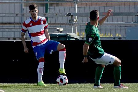 El Recreativo no ha tenido fortuna en Badajoz (JOSÉ VELASCO / ARCHIVO)