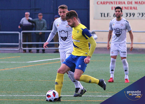 El Agroisa Huétor Tájar igualó ante el Vélez (JESÚS HURTADO)