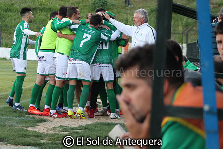 El Antequera celebra el segundo tanto (EL SOL DE ANTEQUERA)