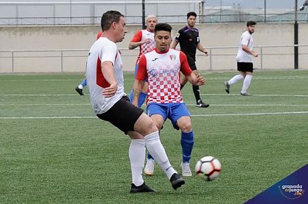 Arenas y Cúllar Vega disputaron un intenso derbi (JOSE M. BALDOMERO)