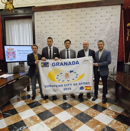 El Ramón y Cajal ha firmado un convenio con el Ayuntamiento de Granada (JAVIER ALGARRA)