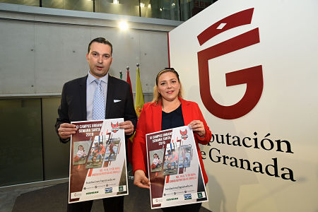 La Diputada de Deportes, Purificación López y el Presidente de la Fundación CB Granada han presentado el Campus (R. MARTÍNEZ / DIPGRA) 