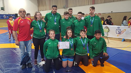 Equipo junior del Club de lucha Maracena (LUCHA MARACENA) 