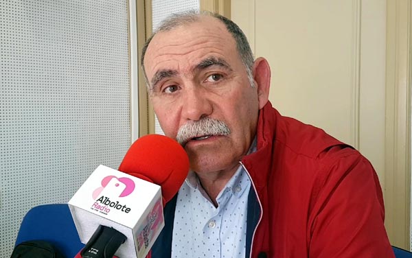 Pepe Sánchez, entrenador del Sierra Nevada Cenes, durante la entrevista