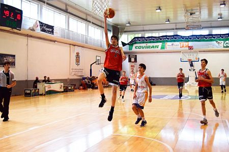 Antonio Moreno penetra a canasta (FCBG)