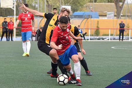 El Cúllar Vega no pudo marcar ante el Athletic Coín (BALDOMERO / ARCHIVO)