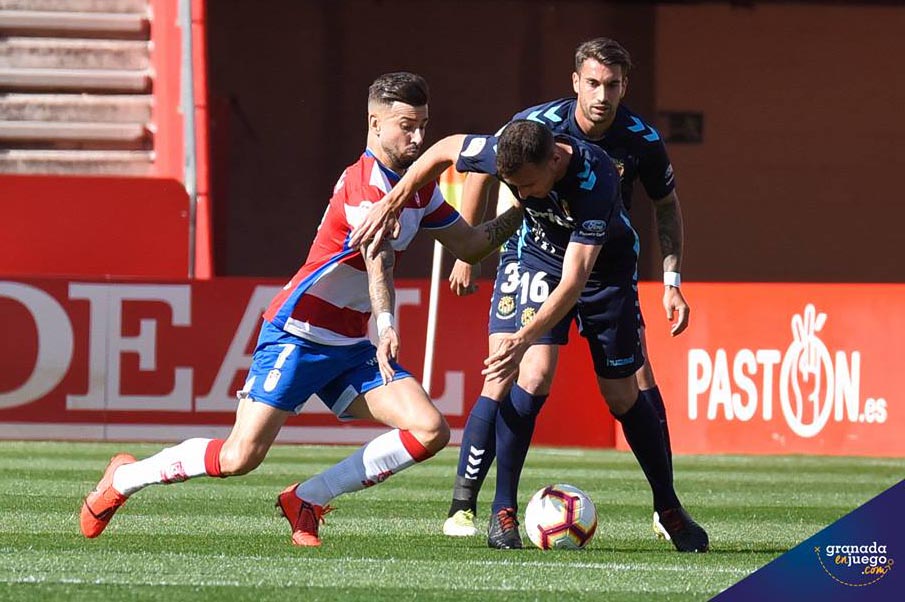 Álvaro Vadillo volvió a brillar ante el Nàstic (JOSÉ M. BALDOMERO) 