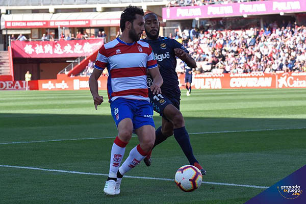 Germán en una jugada del último encuentro ante el Nàstic (J. M. BALDOMERO)