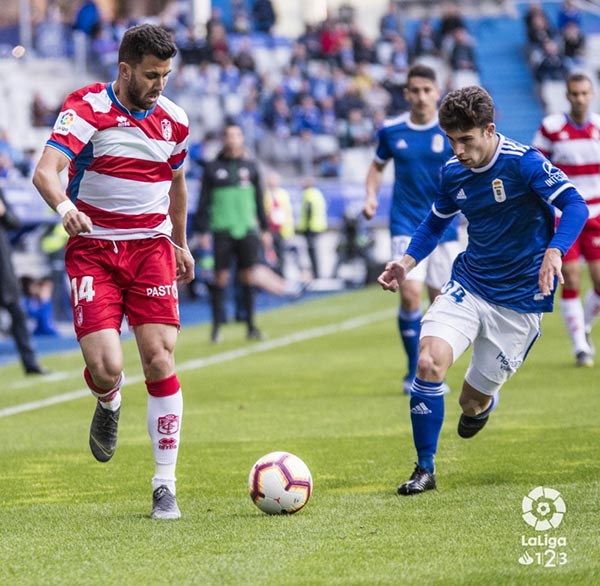 Fede Vico, autor del tanto nazarí, en una jugada del encuentro (LA LIGA)