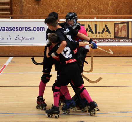 Los infantiles del CHP Cájar celebran la victoria (PATÍN CÁJAR)