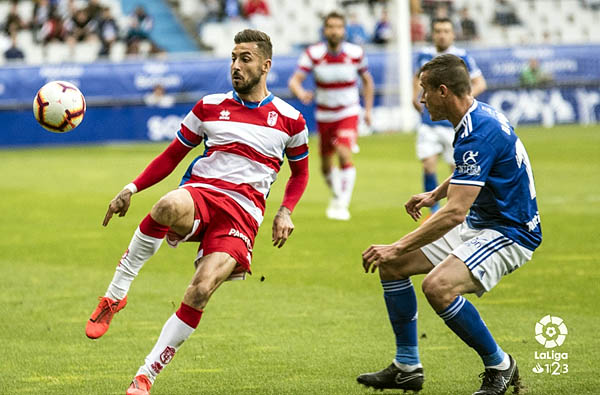 Vadillo en una acción del último encuentro ante el Real Oviero (LA LIGA)