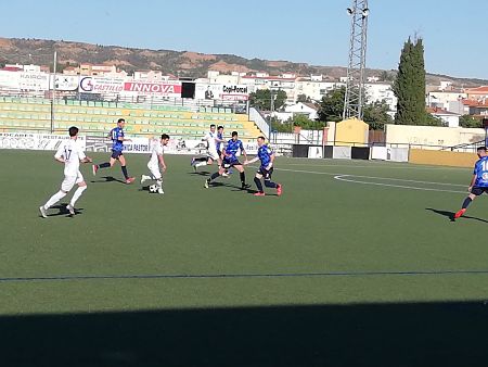 El Guadix cayó de forma clara ante el Juventud de Torremolinos (@JTORREMOLINOSCF)