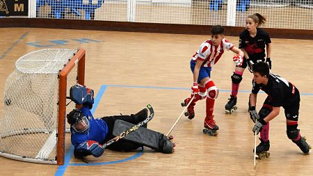 Paula y Alberto en jugada de gol (CHP CÁJAR)