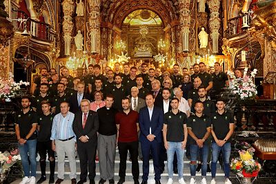 Ofrenda florar a la Virgen 
