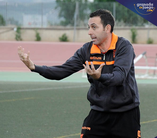 Gerardo Gutiérrez `Piti`, entrenador del CD Santa Fe (JOSÉ M. BALDOMERO)