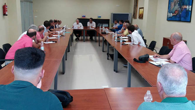 Un momento de la reunión celebrada en la localidad de Loja el pasado sábado (LOJA CD)