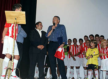 Rafael Gordillo en un momento de la presentación del acto (GRJ)