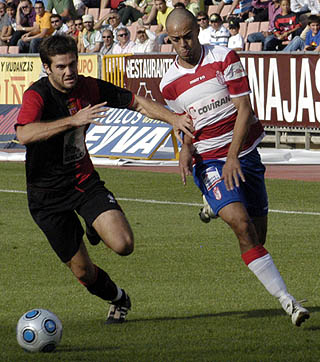 Dani Benítez en una acción del encuentro (PACO AYALA)
