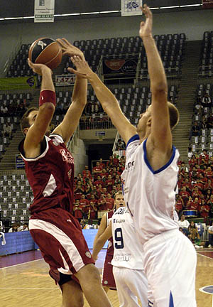 Gutiérrez en el encuentro ante Alicante (PACO AYALA)