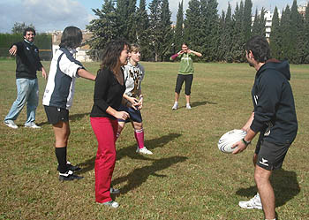 Un momento de la gymkana deportiva en Fuentenueva (GRJ)