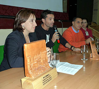Paquillo durante su charla a los internos del Centro Provincial