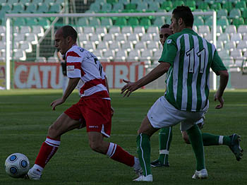 Javi Casares en el encuentro ante el filial bético (LUIS F. RUIZ)