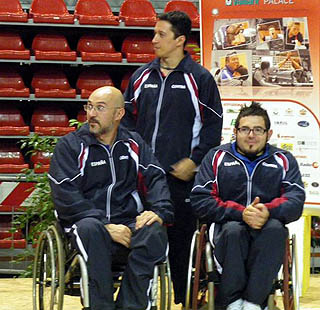 Los representantes de CajaGranada subieron al podio
