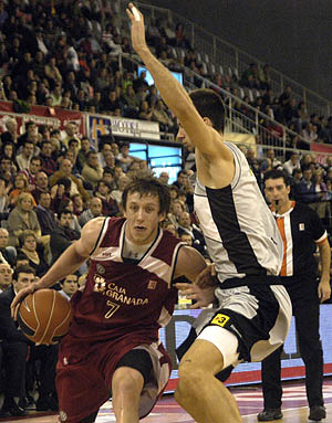 Joe Ingles aboga por un partido intenso (PACO AYALA)