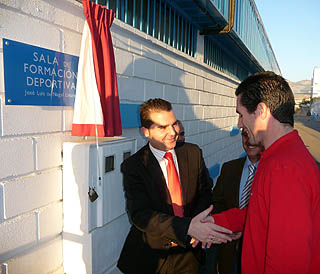 José Luis del Nogal junto a Noel López en la inauguración