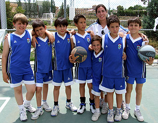 Equipo benjamin del Colegio Agustino (CBGRANADA.COM)