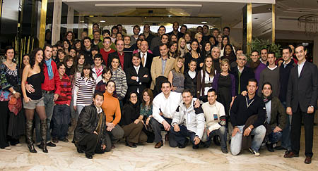 La velada se cerró con una foto de todo el grupo en el hall del Hotel Carmen de Granada