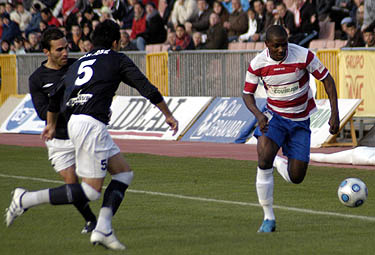 El empate serviría al Granada CF para ser campeón de invierno (AYALA)