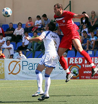 El Motril CF continua dominando la categoría (J. HURTADO)
