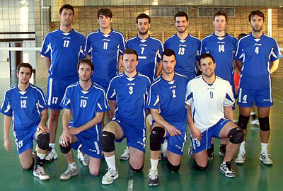 Equipo del CD Universidad de Granada en la cancha del equipo valenciano (GRJ)