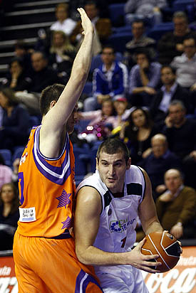 Discreto debut de Jazvin en Valencia (ACBMEDIA)