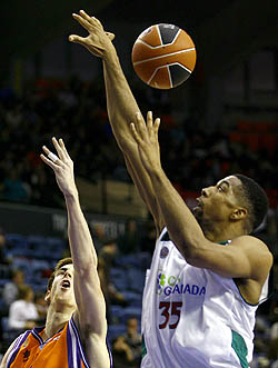 Hendrix en una acción en Valencia (ACBMEDIA)