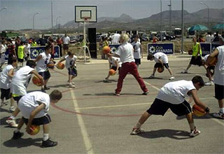 El baloncesto sale a la calle (CBGRANADA.COM)