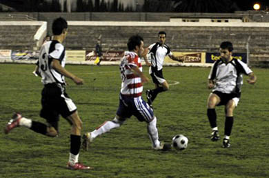 Migue Montes en un partido de la pasada temporada con el Granada CF